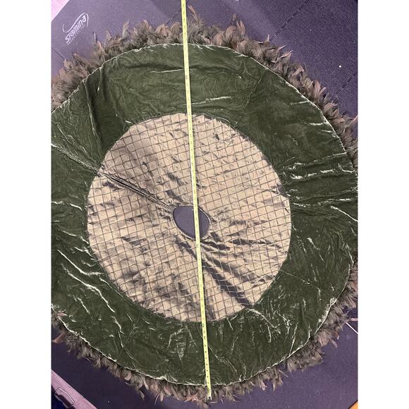 56" Luxury Velvet Silk Like Feathers Christmas Tree Skirt green Advance Concept - Picture 5 of 15